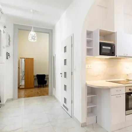 Minded Manor 3-bdr Apartment