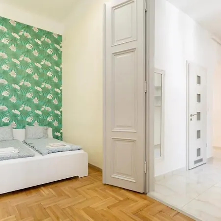 Daire Minded Manor 3-bdr