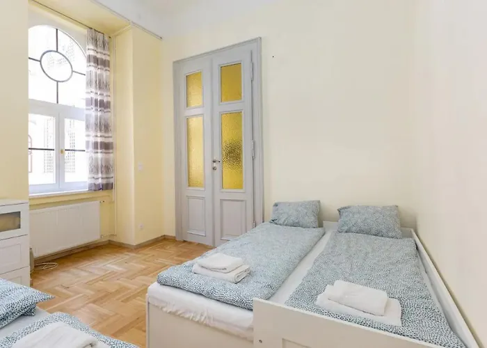Minded Manor 3-bdr Apartamento *