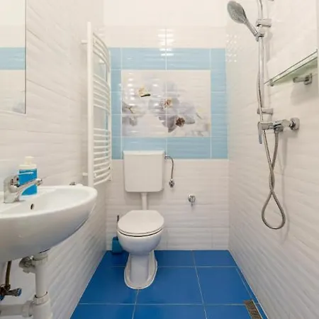 Minded Manor 3-bdr *